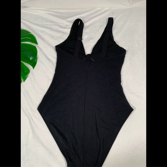 NEW $168 Robin Piccone Ava Underwire‎ One-Piece Swimsuit in Black [SZ 8 ] - Picture 5 of 8